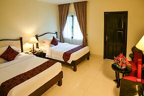 Almond Hotel Sothearos