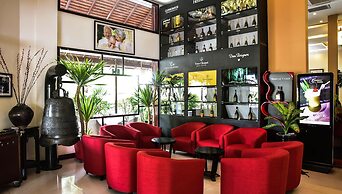 Almond Hotel Sothearos