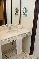 Astron Hotel Bauru by Nobile
