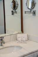Astron Hotel Bauru by Nobile