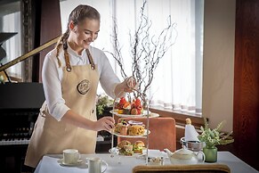 The Court Yard Hotel