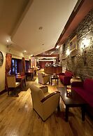 The Court Yard Hotel