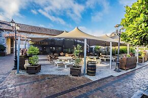 The Court Yard Hotel