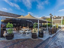 The Court Yard Hotel