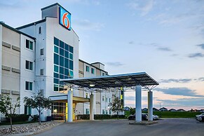 Motel 6 Grande Prairie, AB