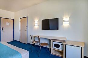 Motel 6 Grande Prairie, AB