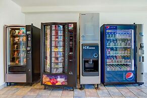 Motel 6 Grande Prairie, AB