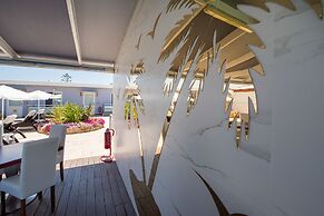 Paradice Hotel Luxury Suites