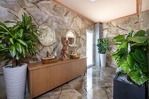 Paradice Hotel Luxury Suites