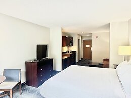 Holiday Inn Express & Suites Meriden, an IHG Hotel