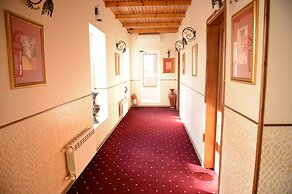 East Legend Panorama Hotel