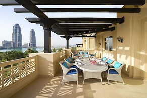 Grand Hyatt Doha Hotel and Villas
