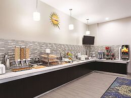 La Quinta Inn & Suites by Wyndham San Antonio Northwest