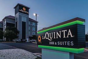 La Quinta Inn & Suites by Wyndham San Antonio Northwest