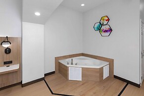 La Quinta Inn & Suites by Wyndham San Antonio Northwest