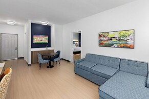 La Quinta Inn & Suites by Wyndham San Antonio Northwest