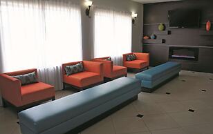 La Quinta Inn & Suites by Wyndham Orange