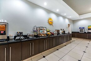 La Quinta Inn & Suites by Wyndham Orange