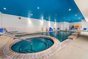 La Quinta Inn & Suites by Wyndham Orange