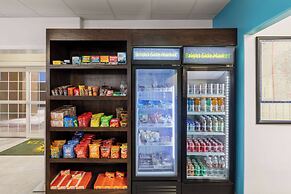 La Quinta Inn & Suites by Wyndham Angleton