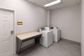 La Quinta Inn & Suites by Wyndham Angleton
