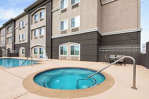 La Quinta Inn & Suites by Wyndham Angleton