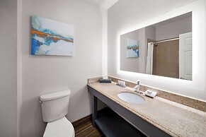 La Quinta Inn & Suites by Wyndham Angleton