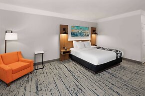 La Quinta Inn & Suites by Wyndham Angleton