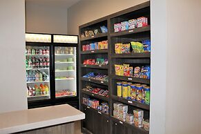 La Quinta Inn & Suites by Wyndham Huntsville Airport Madison