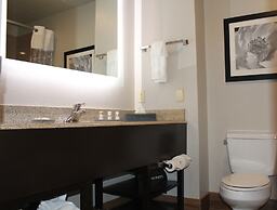 La Quinta Inn & Suites by Wyndham Huntsville Airport Madison