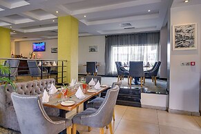 Leola Hotel lkeja