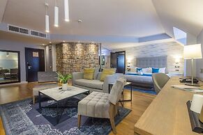 Leola Hotel lkeja