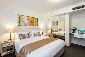 Oaks Sydney Castlereagh Suites