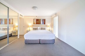 Oaks Sydney Castlereagh Suites