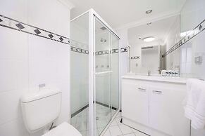 Oaks Sydney Castlereagh Suites