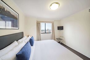 Oaks Sydney Castlereagh Suites