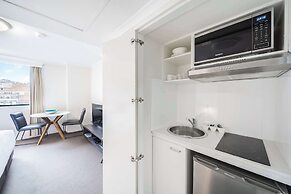 Oaks Sydney Castlereagh Suites