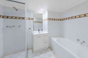 Oaks Sydney Castlereagh Suites