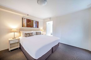 Oaks Sydney Castlereagh Suites