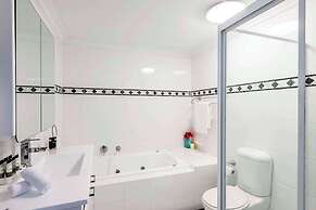 Oaks Sydney Castlereagh Suites