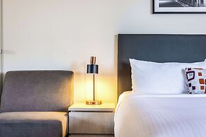 Oaks Sydney Castlereagh Suites