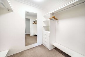 Oaks Sydney Castlereagh Suites