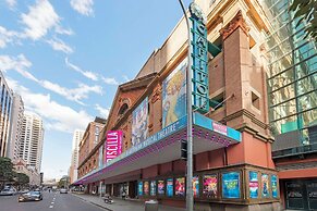 Oaks Sydney Castlereagh Suites