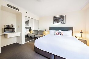 Oaks Sydney Castlereagh Suites