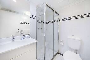 Oaks Sydney Castlereagh Suites