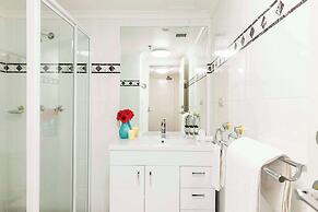 Oaks Sydney Castlereagh Suites