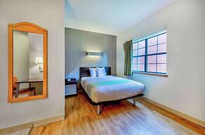 OYO Townhouse Beaumont Medical Center Area