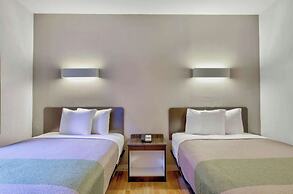 OYO Townhouse Beaumont Medical Center Area