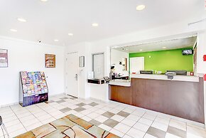 Studio 6 Kissimmee, FL - Orlando