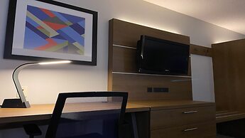 Holiday Inn Express & Suites Somerset Central by IHG